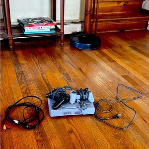 Ps1- comes with all cables and crash warped